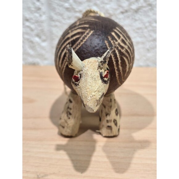 Hand Carved Gourd Wood Armadillo Hanging Ornament Maraca Shelf Decor Bora - Picture 4 of 8